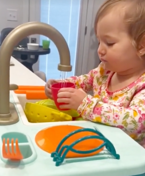 Velora™ cocina de juguete con grifo mágico